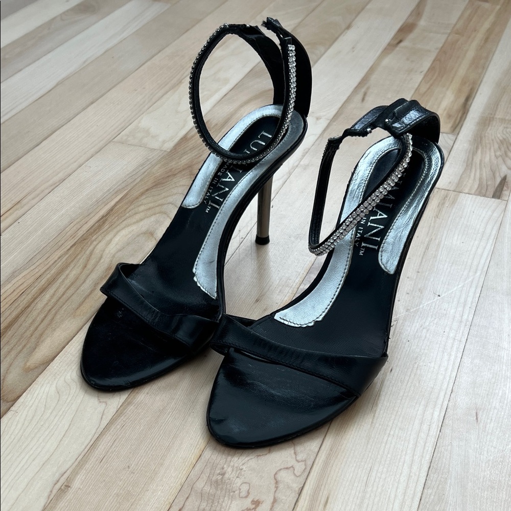 Lumiani Black Stiletto Heels with Rhinestone Detail